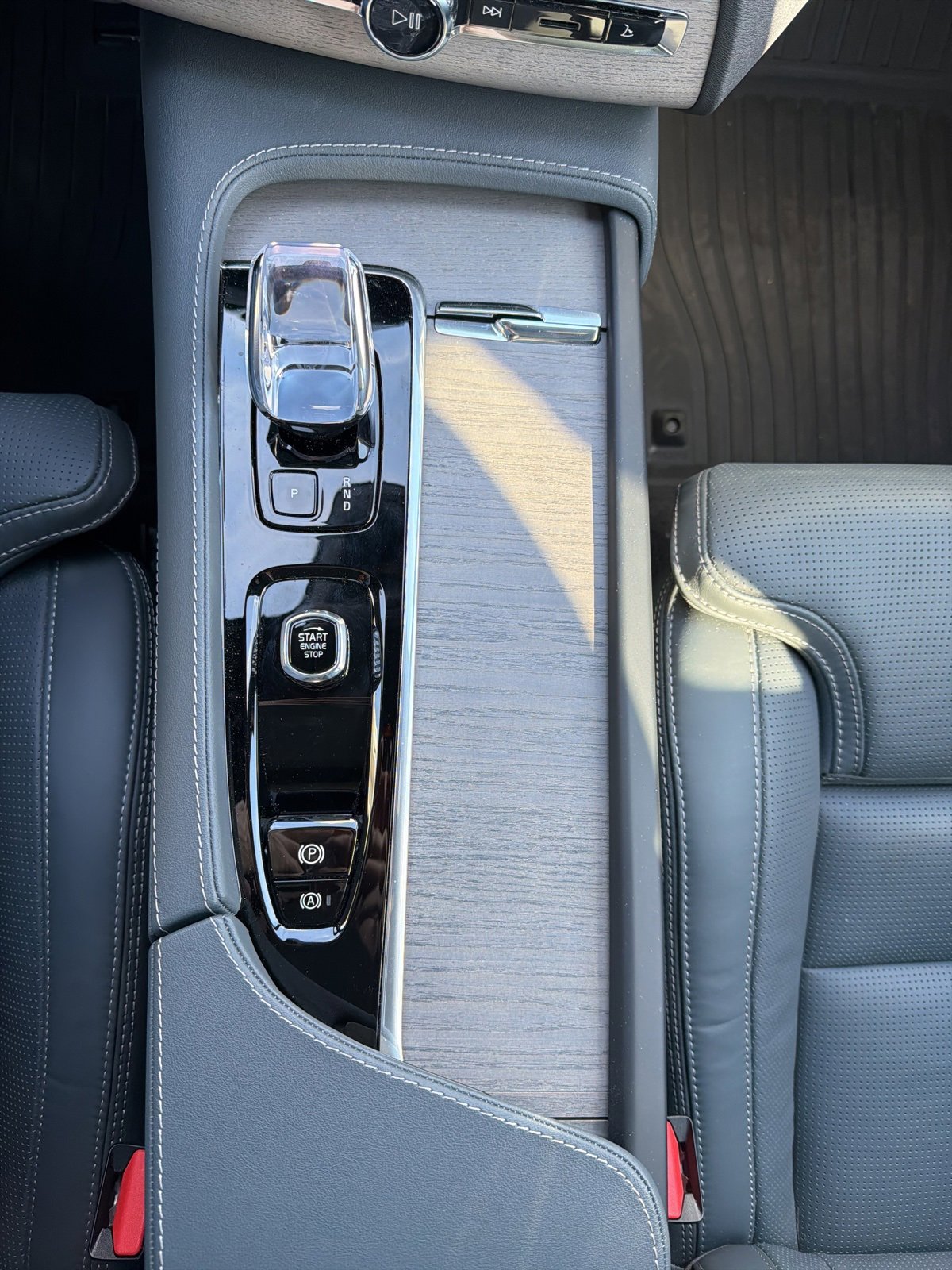 Used 2024 Volvo XC90 T8 Ultimate w/ Protection Package Premier image 38