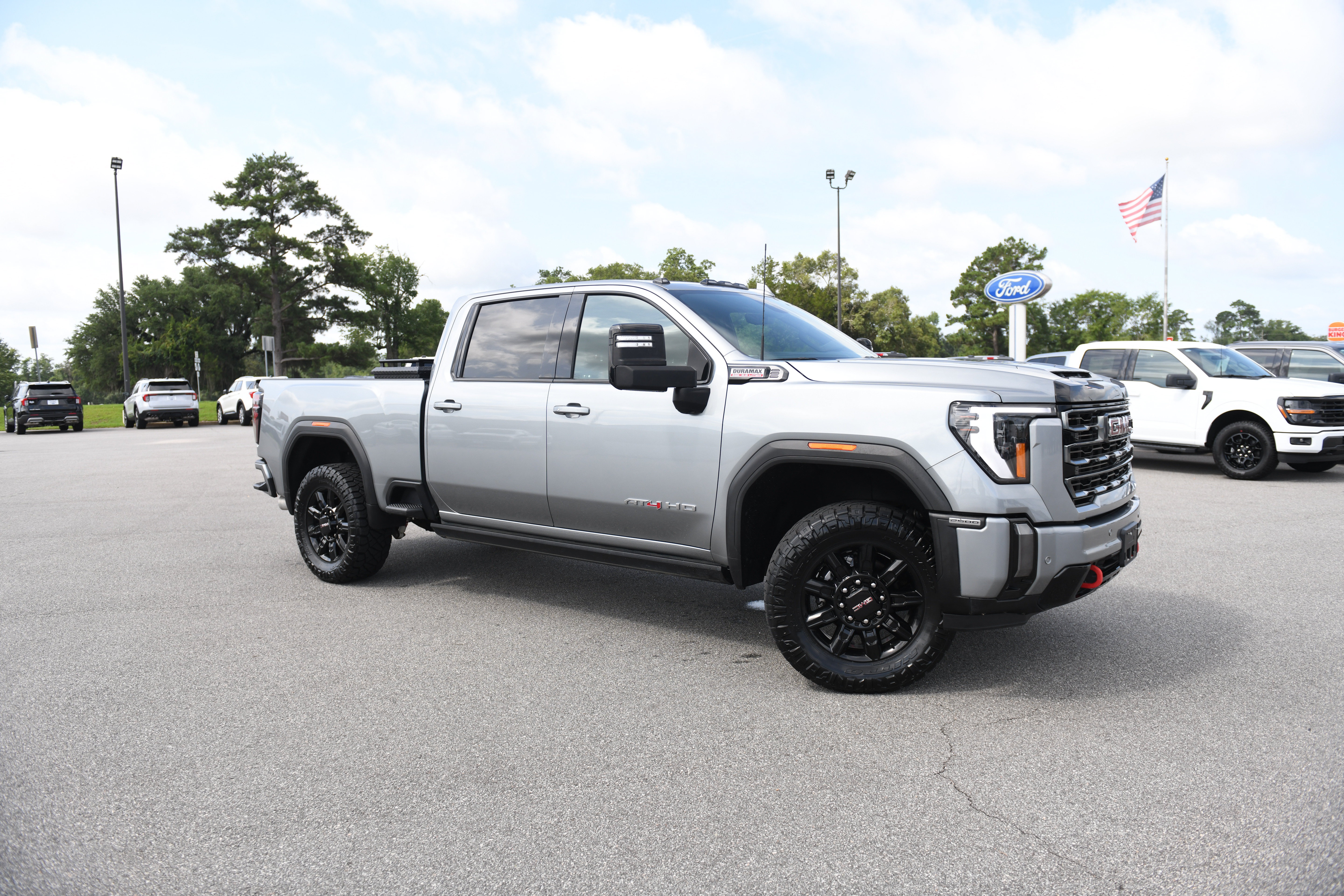 Used 2024 GMC Sierra 2500 AT4 w/ AT4 Premium Plus Package AWD/4WD image 2