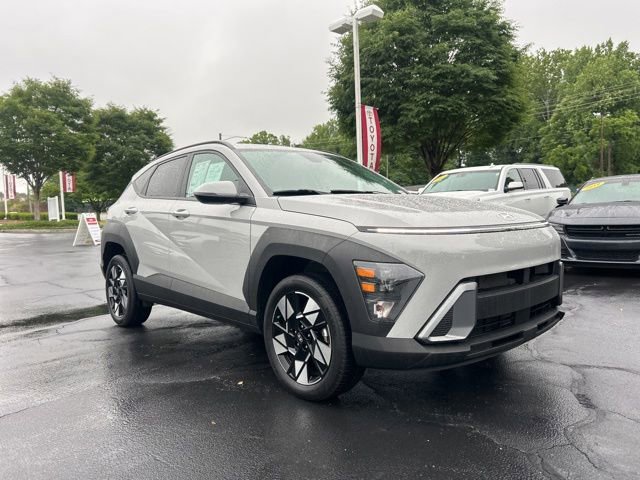 Used 2024 Hyundai Kona SEL AWD/4WD image 4