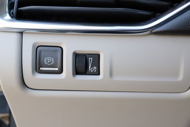 Used 2022 Cadillac XT4 Premium Luxury w/ Safety Alert Package image 17