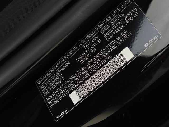 Certified 2025 Volvo XC60 B5 Core image 35