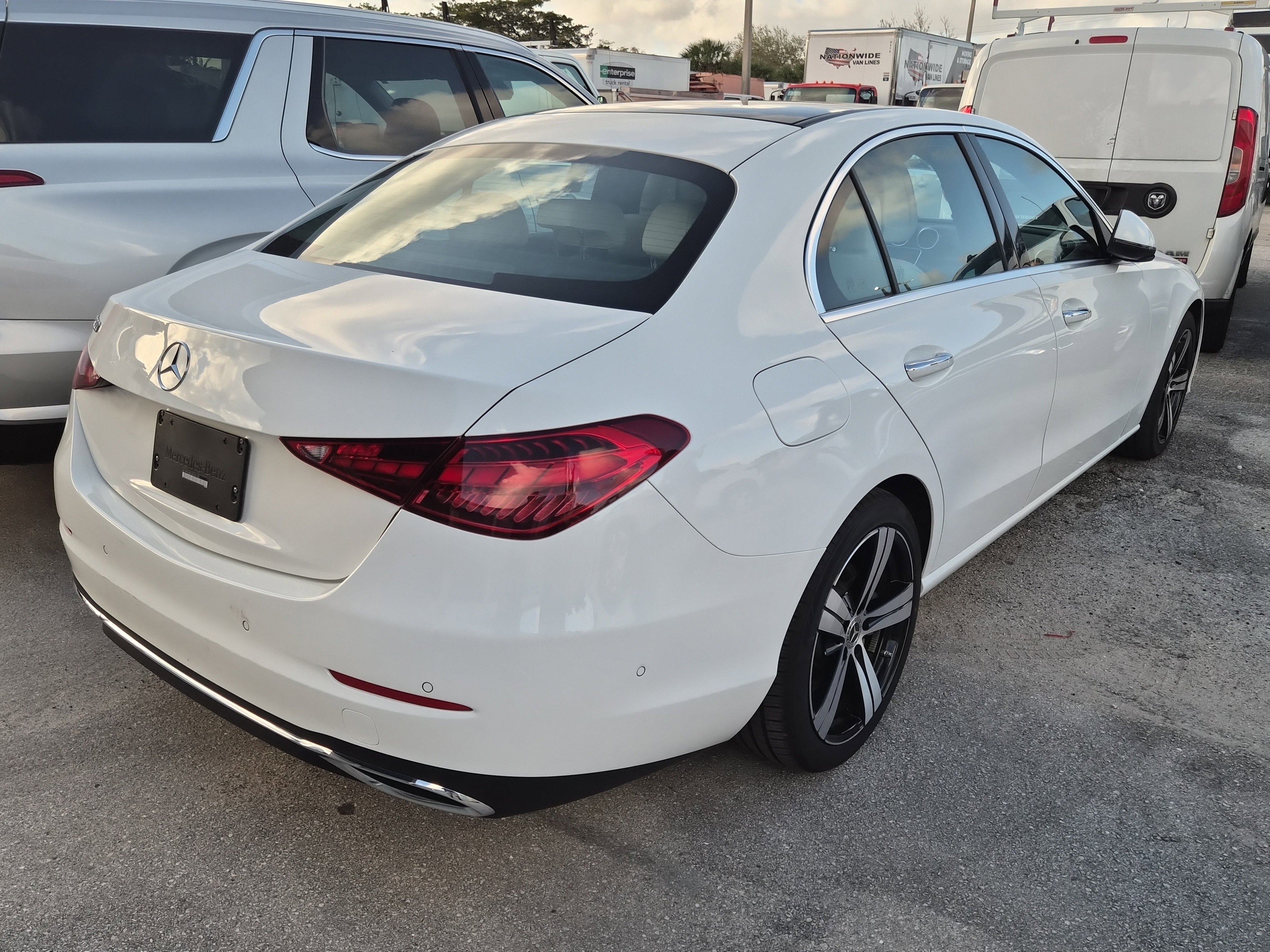 Used 2025 Mercedes-Benz C 300 Sedan image 3