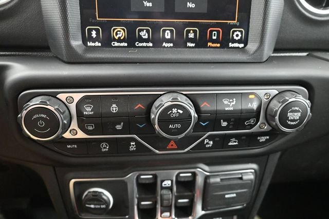 Used 2023 Jeep Wrangler Unlimited Sahara w/ LED Lighting Group AWD/4WD image 25