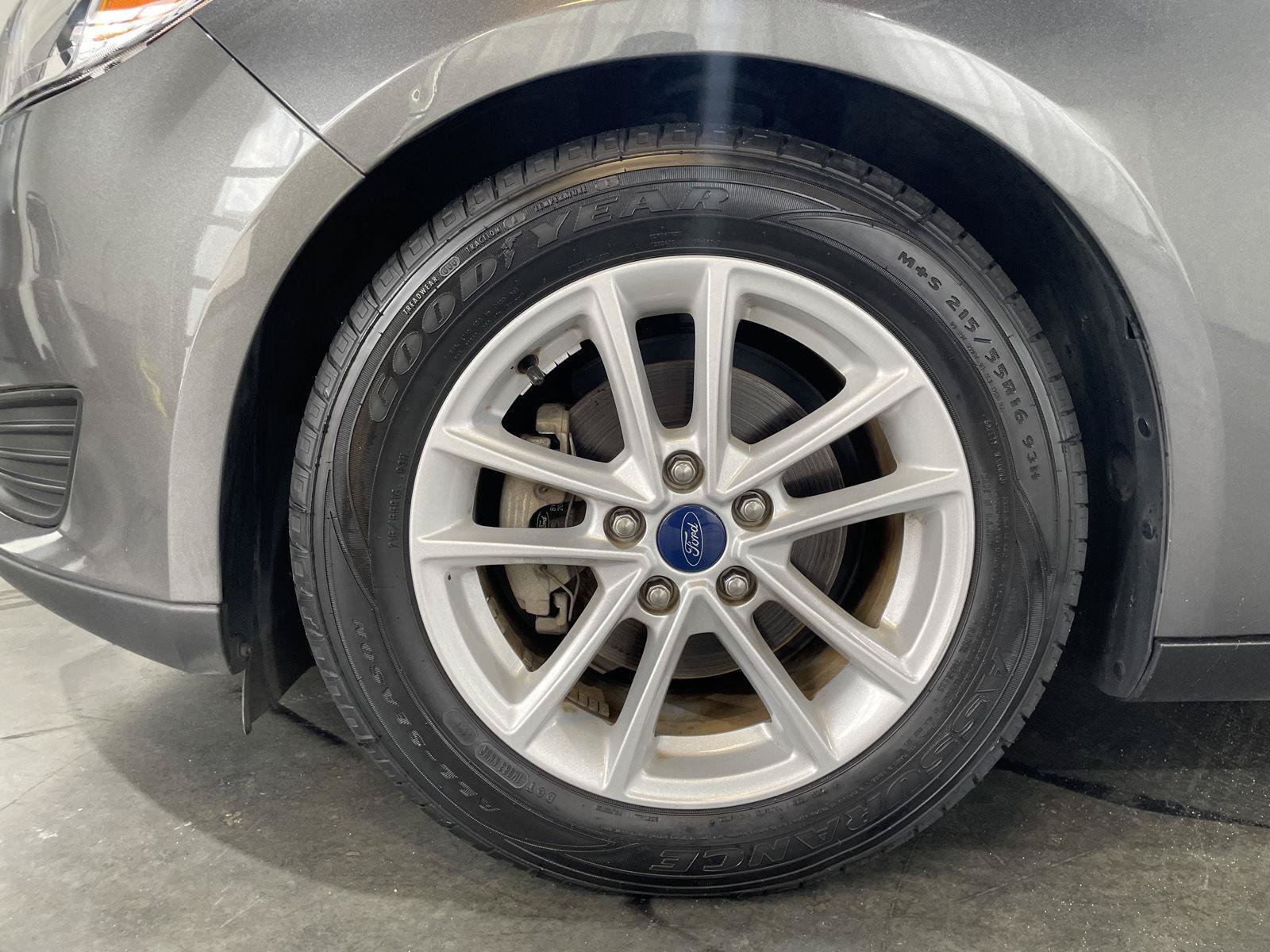 Certified 2018 Ford Focus SE FWD image 10