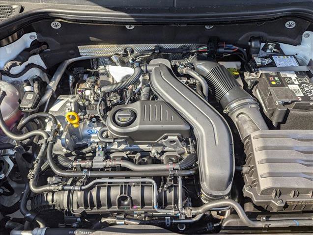 New 2025 Volkswagen Taos SE image 15