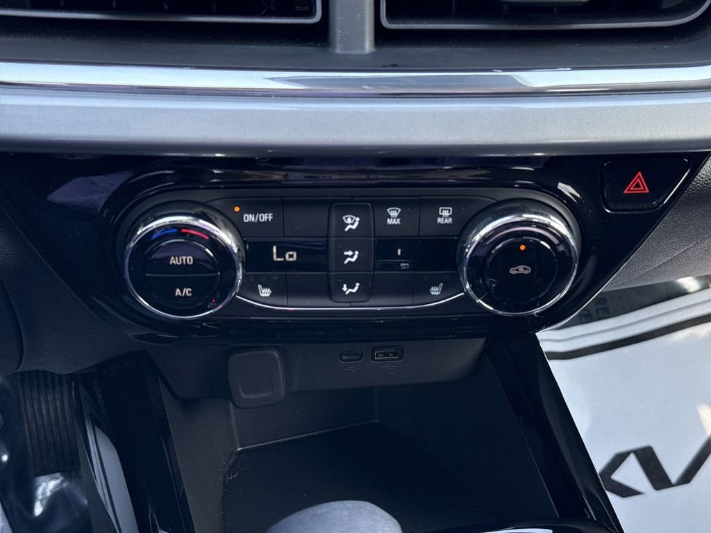 Used 2025 Chevrolet Trax LT w/ Driver Confidence Package image 16