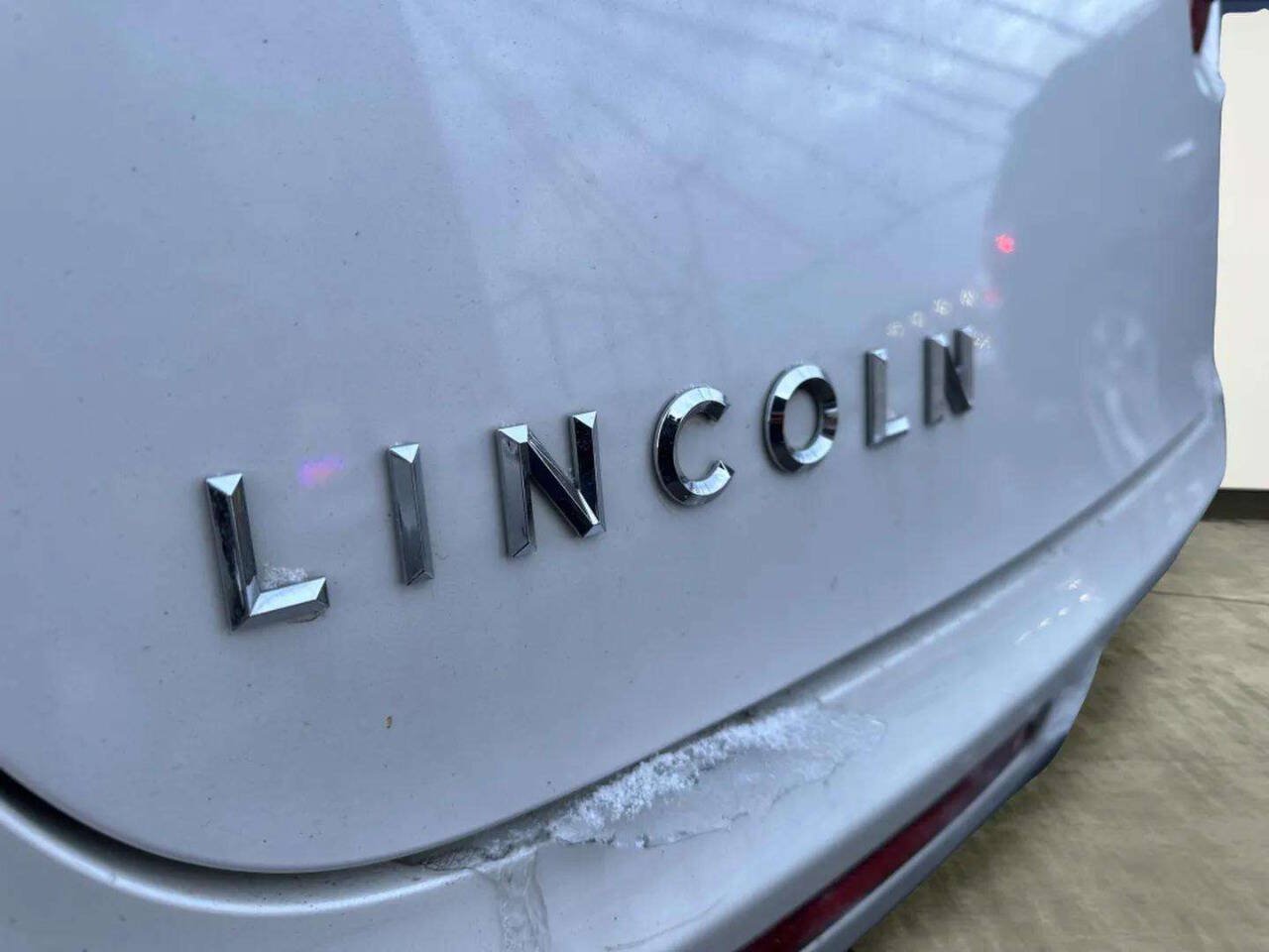 Used 2013 Lincoln MKT AWD image 10