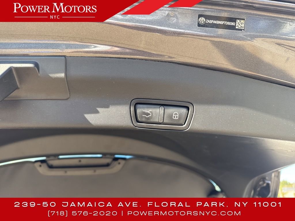 Used 2023 Alfa Romeo Stelvio Ti image 24