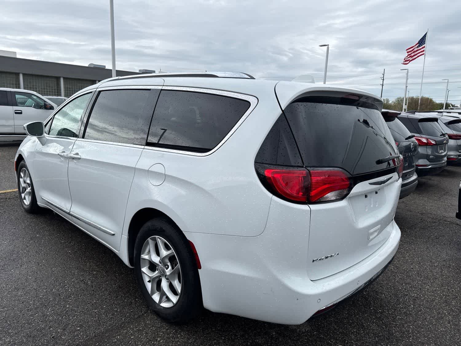 Used 2020 Chrysler Pacifica Limited FWD image 14