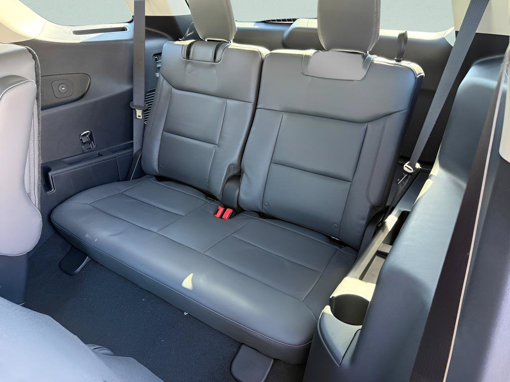 New 2026 Ford Explorer Active w/ Active Comfort Package AWD/4WD image 8
