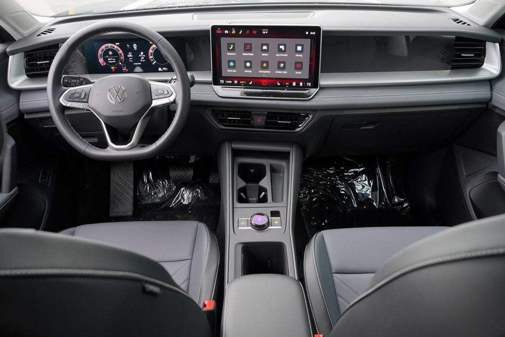 New 2026 Volkswagen Tiguan SE FWD image 16