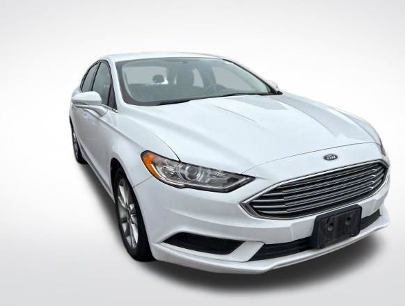 Used 2017 Ford Fusion SE w/ Fusion SE Technology Package FWD image 3