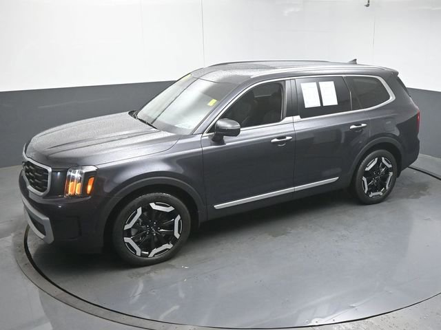 Used 2025 Kia Telluride S FWD image 45