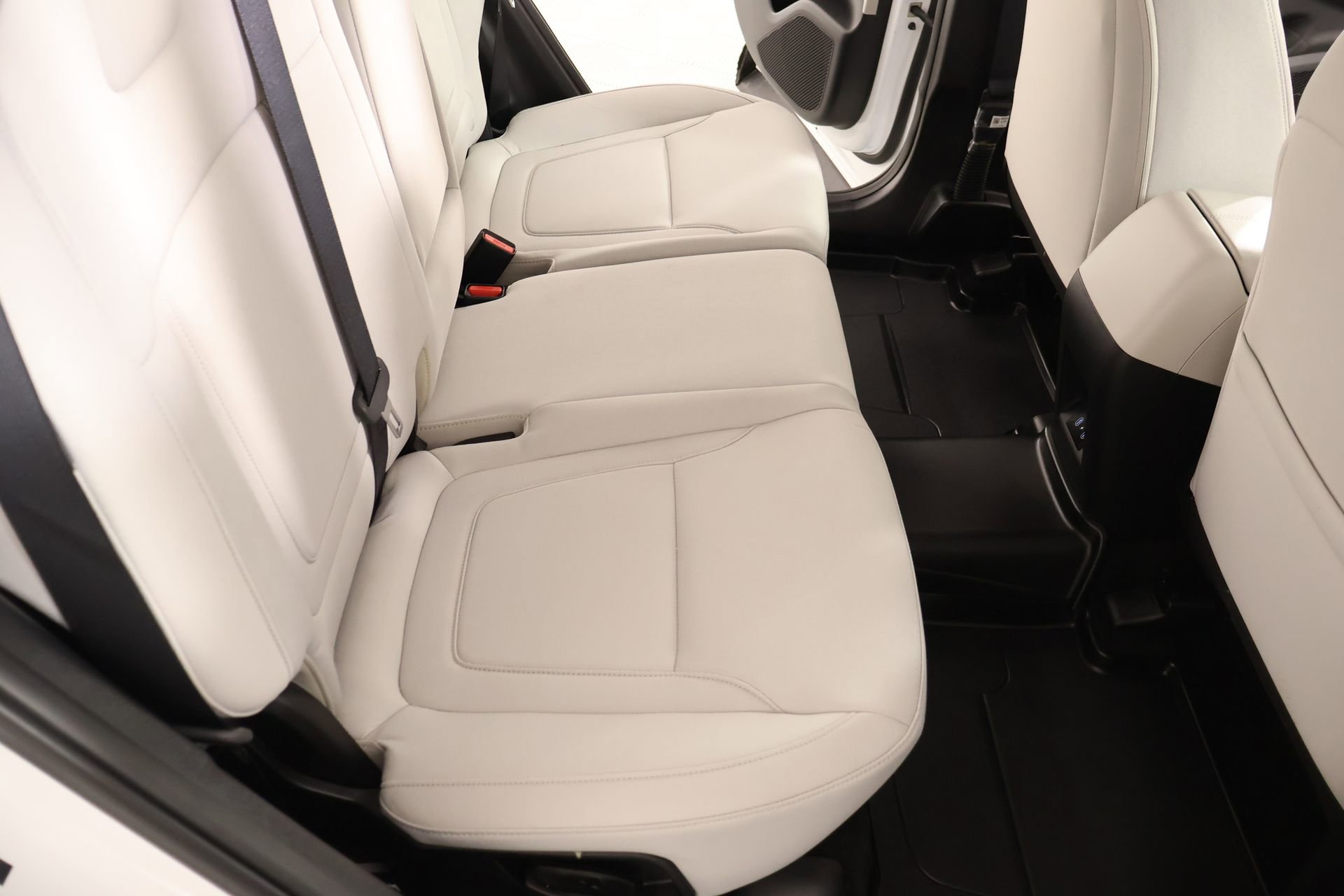 Certified 2025 Hyundai Tucson SE image 13