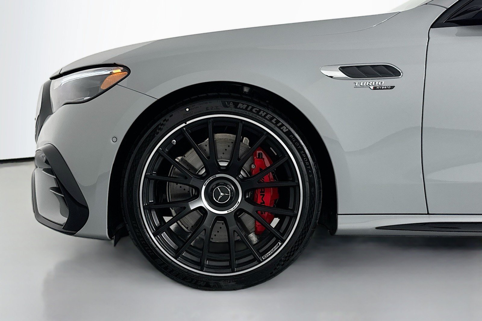 New 2026 Mercedes-Benz E 53 AMG e 4MATIC Sedan image 9