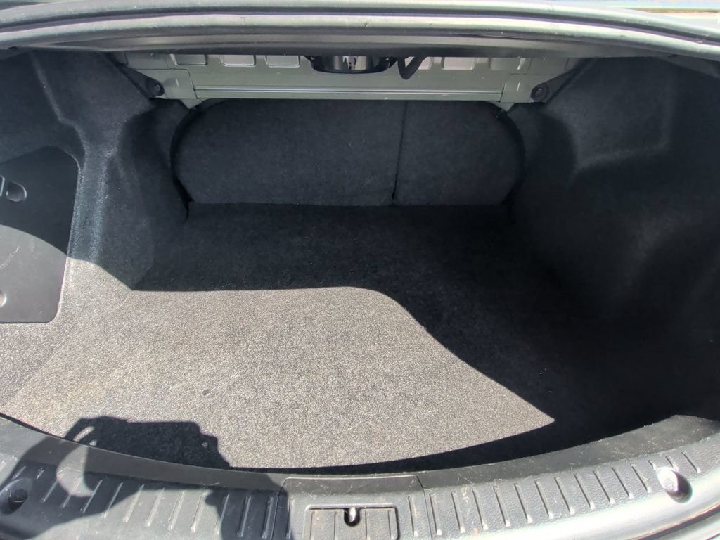 Used 2011 MAZDA MAZDA3 i Touring FWD image 22