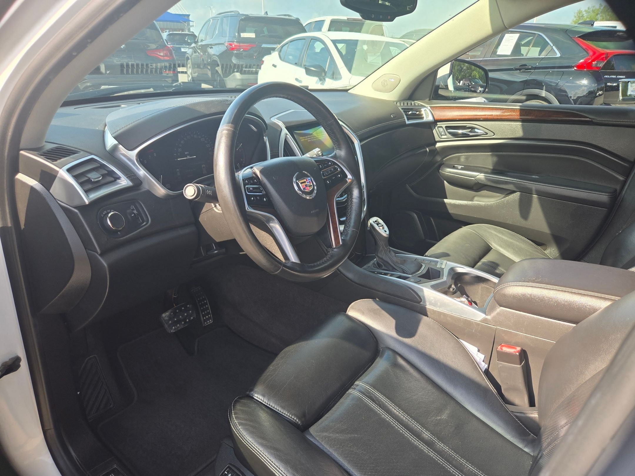 Used 2015 Cadillac SRX Luxury w/ Driver Awareness Package FWD image 11