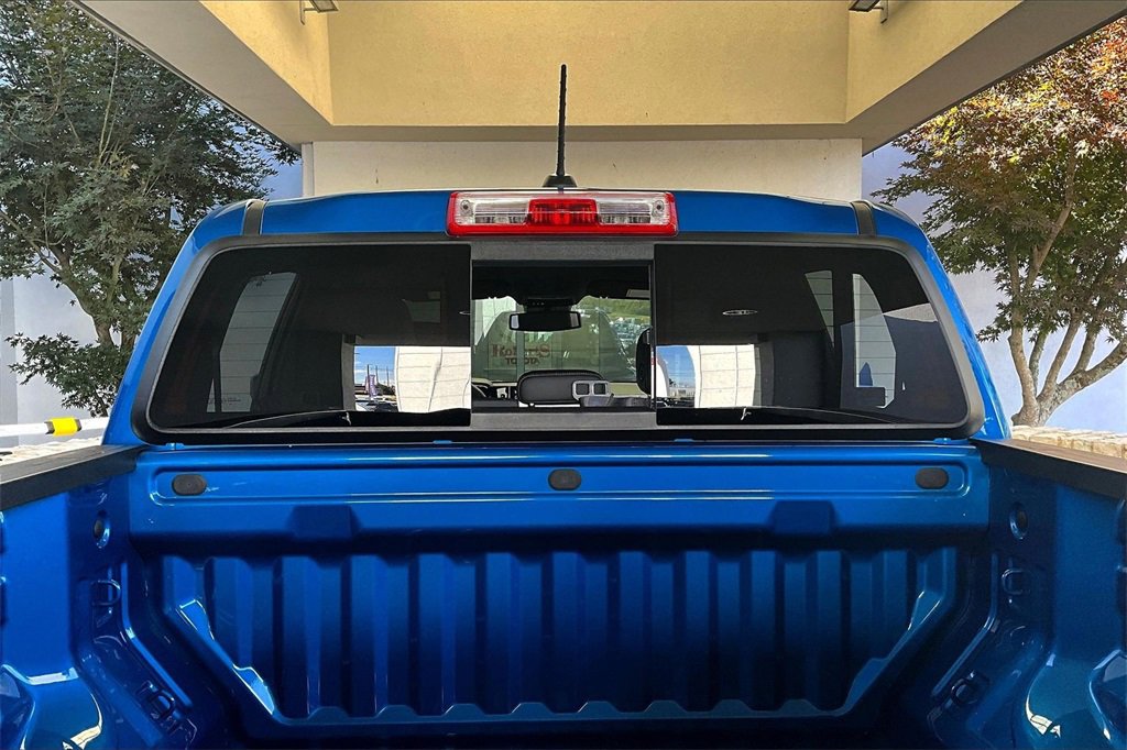 Used 2024 Chevrolet Colorado LT w/ LT Convenience Package III image 32