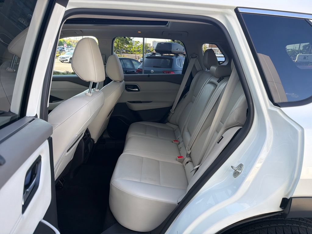 Used 2021 Nissan Rogue SV w/ Premium Package AWD/4WD image 12
