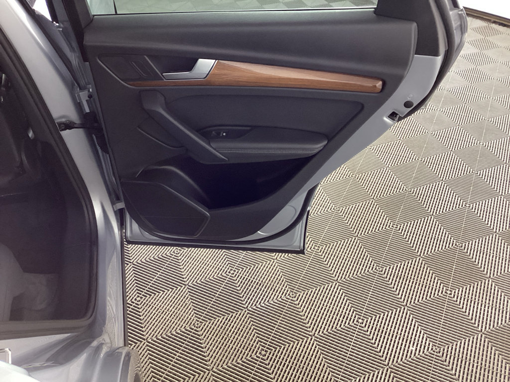 Used 2021 Audi Q5 Premium Plus image 12