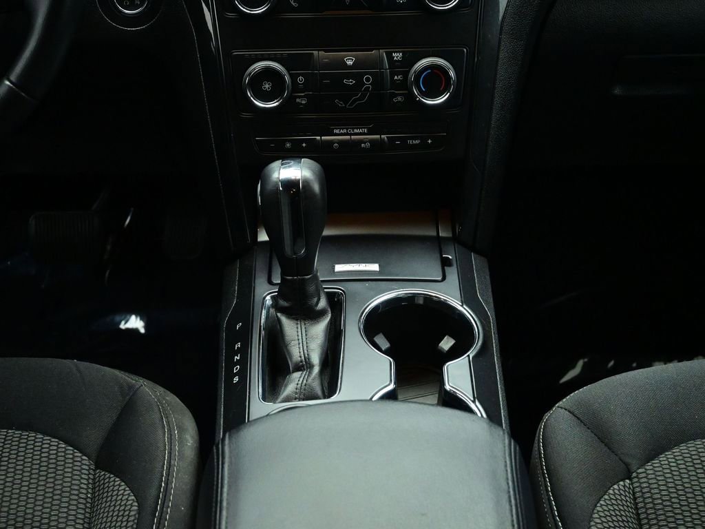 Used 2019 Ford Explorer XLT image 36