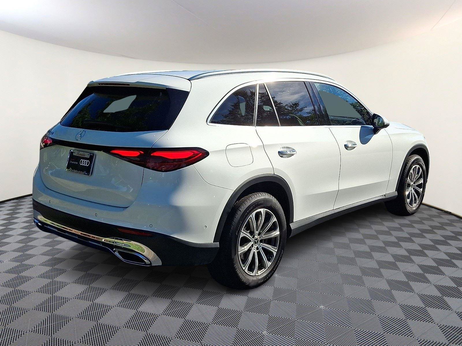Used 2024 Mercedes-Benz GLC 300 image 6