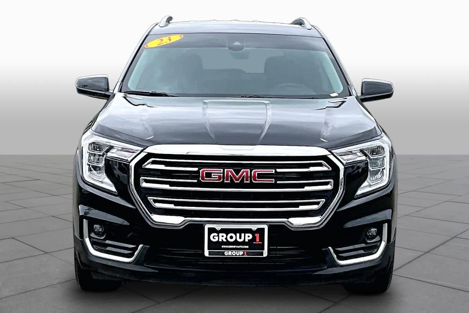 Used 2023 GMC Terrain SLT FWD image 3