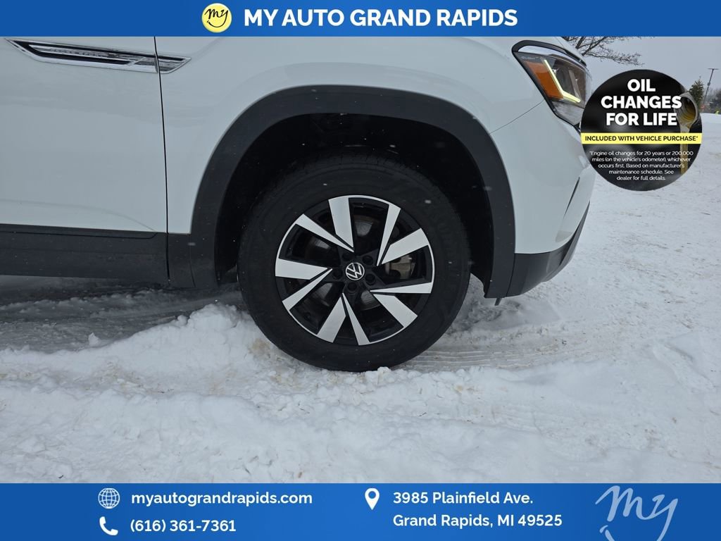 Used 2023 Volkswagen Atlas Cross Sport SE image 31