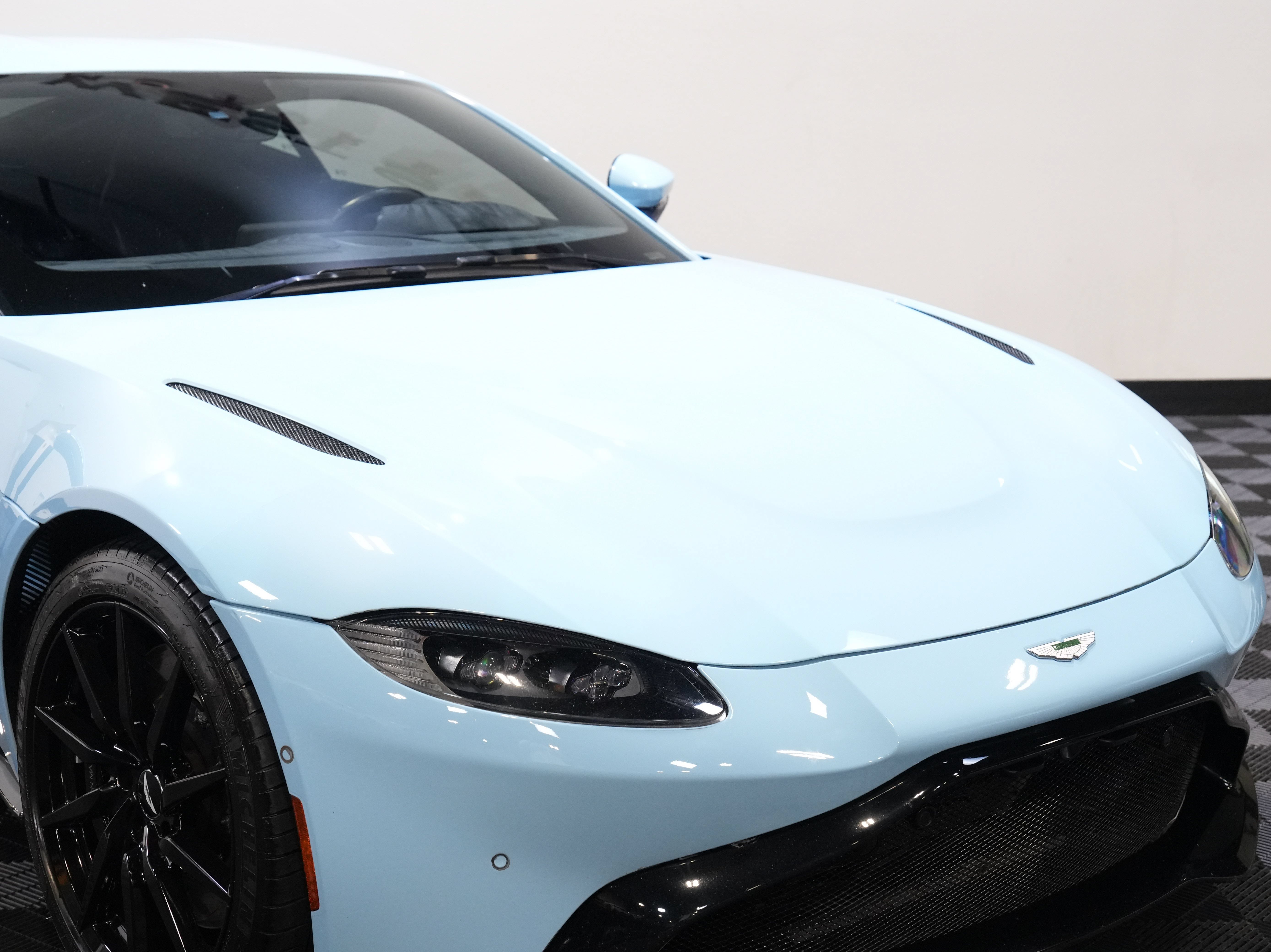Used 2020 Aston Martin V8 Vantage Coupe RWD image 12