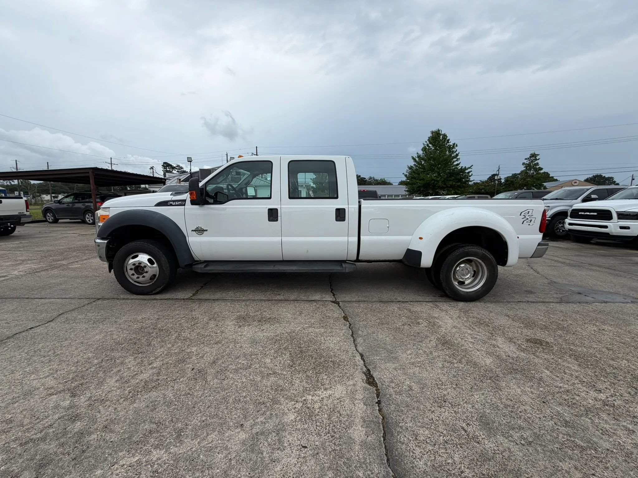 Used 2014 Ford F450 XL w/ Power Equipment Group AWD/4WD image 2