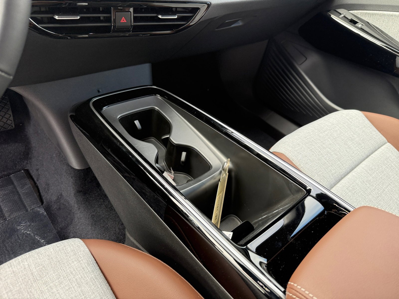 New 2025 Volkswagen ID.4 Pro RWD image 13