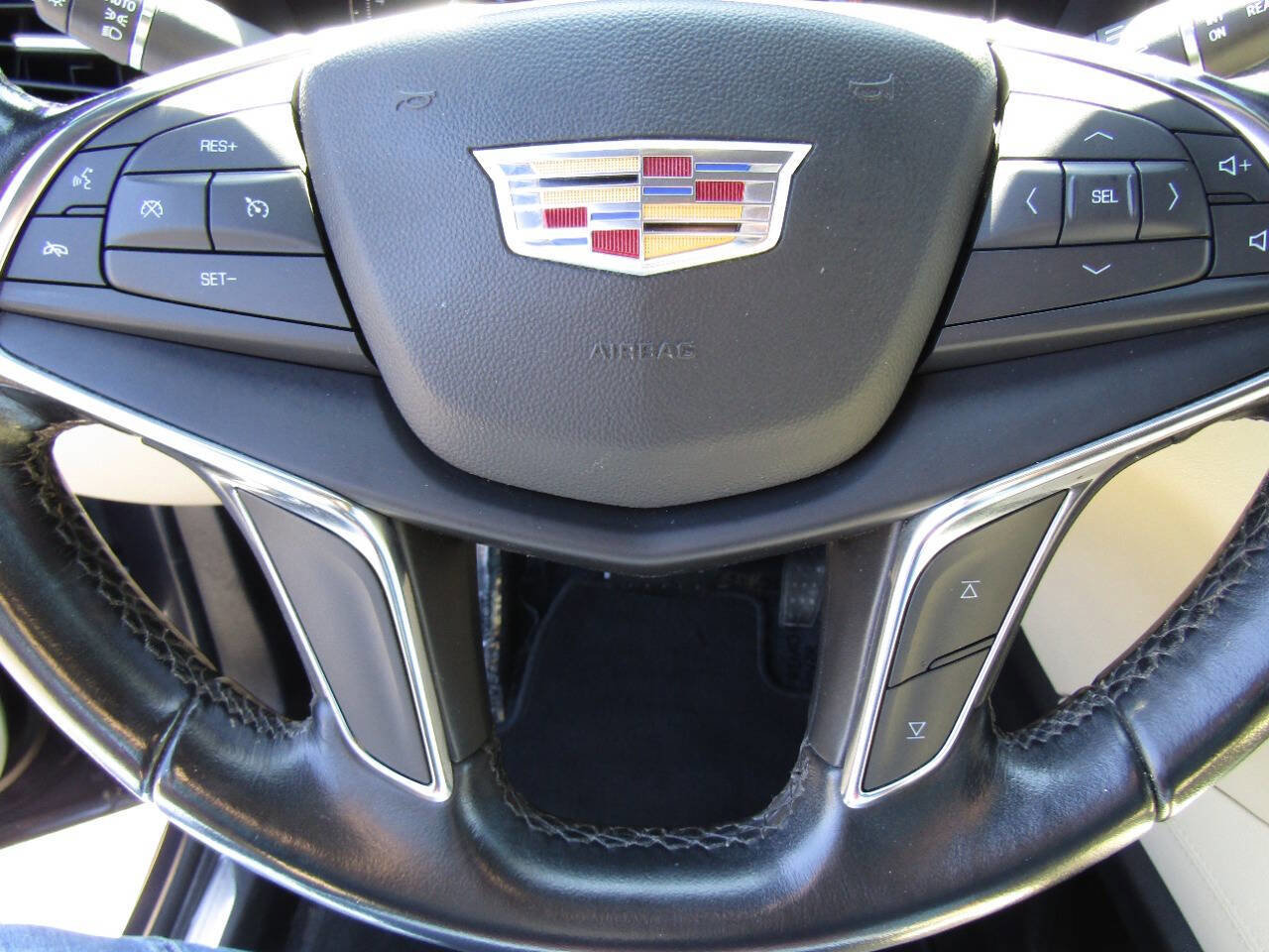 Used 2019 Cadillac XT5 AWD image 16