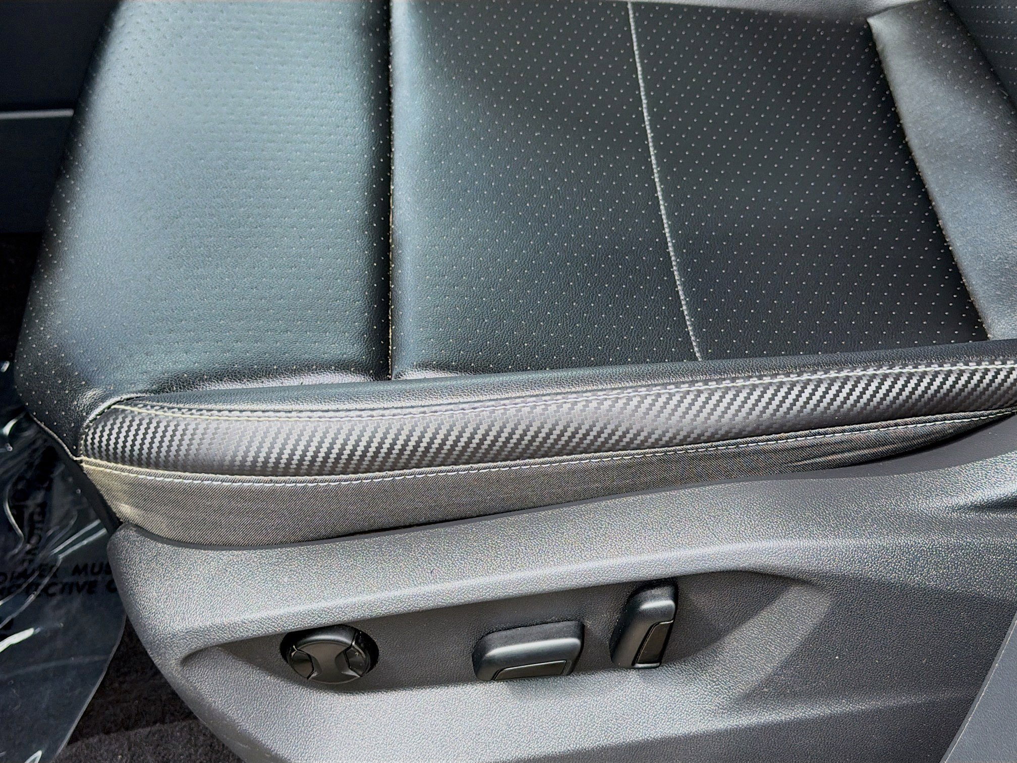 Used 2022 Volkswagen Atlas Cross Sport SE image 17