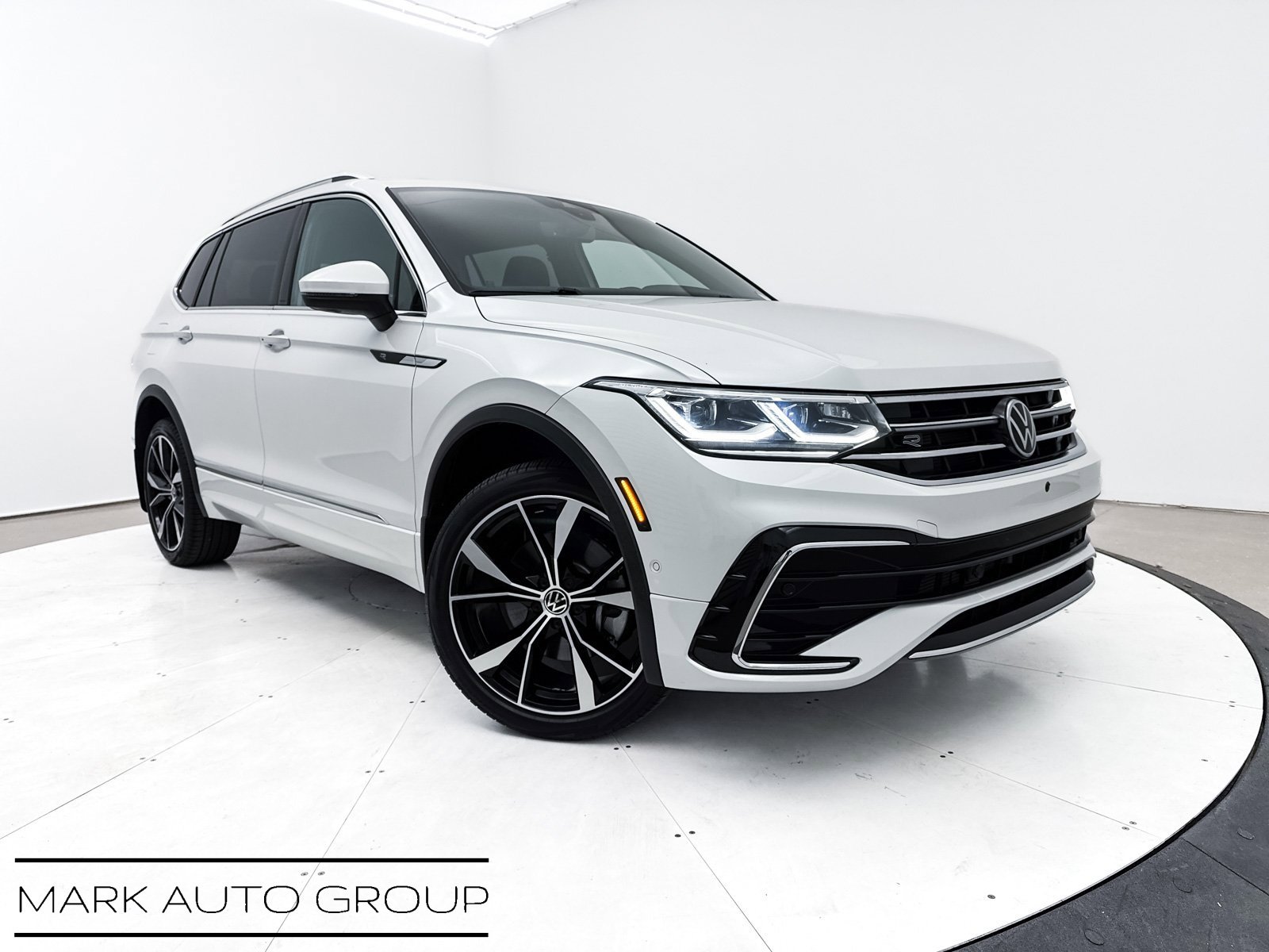 Used 2022 Volkswagen Tiguan SEL R-Line video 1