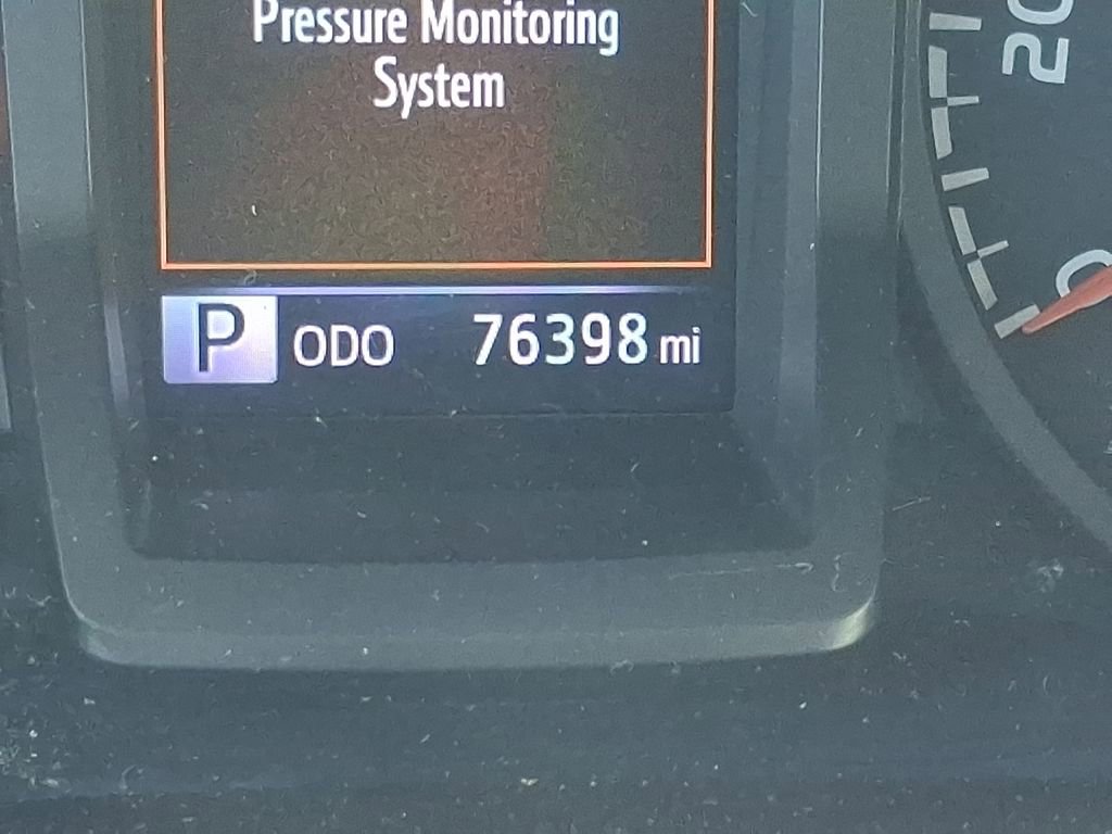 Used 2020 Toyota Tacoma SR image 18