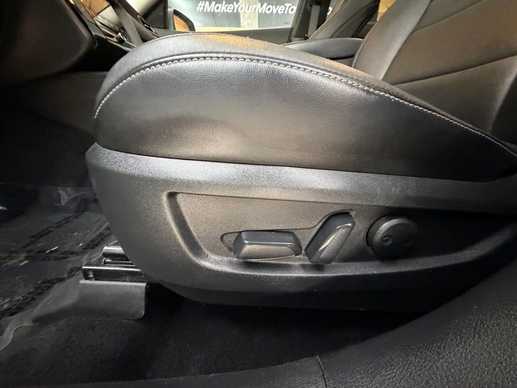 Used 2019 INFINITI QX50 Luxe w/ Navigation Package AWD/4WD image 28