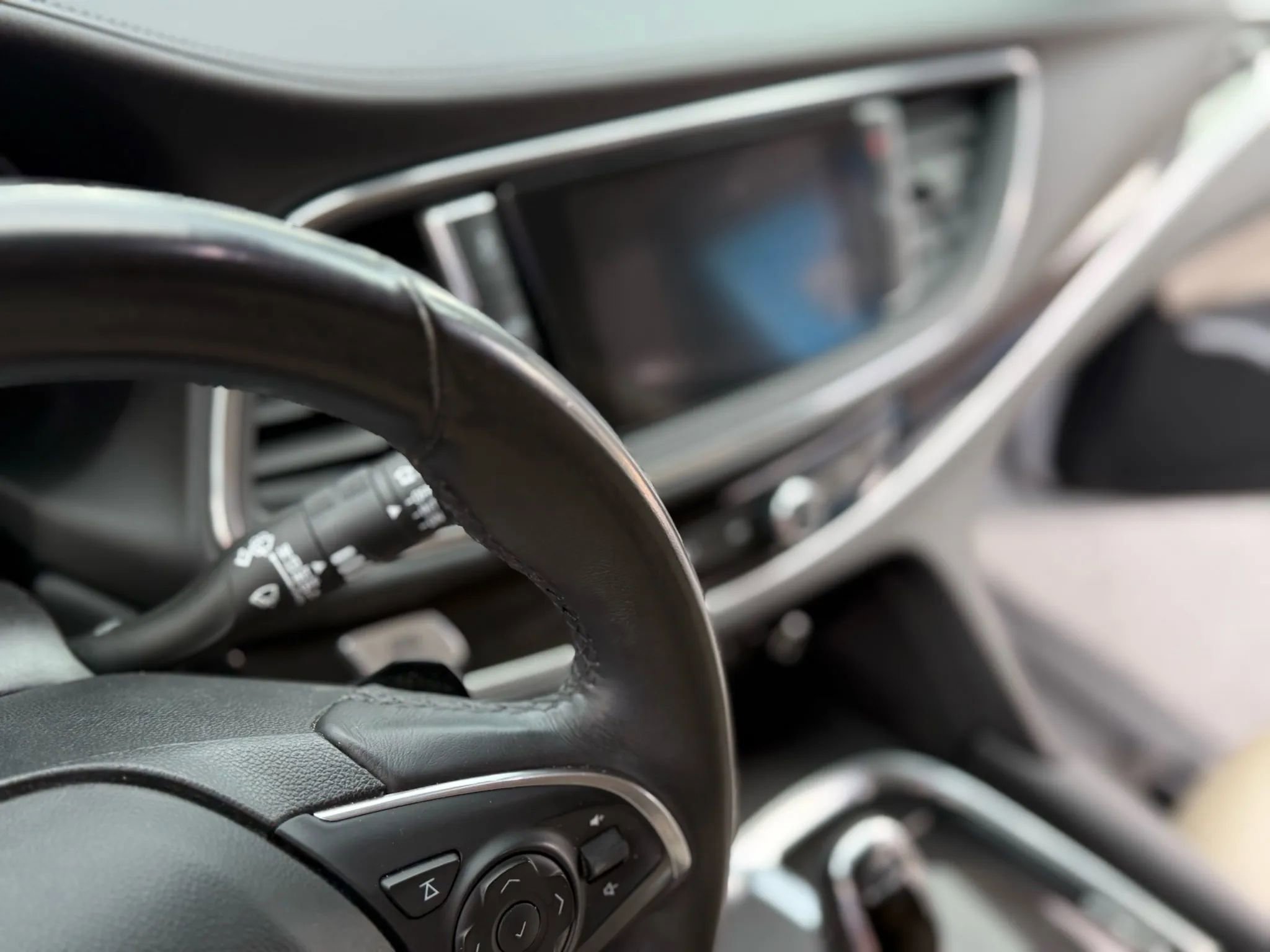 Used 2019 Buick Enclave Essence image 25