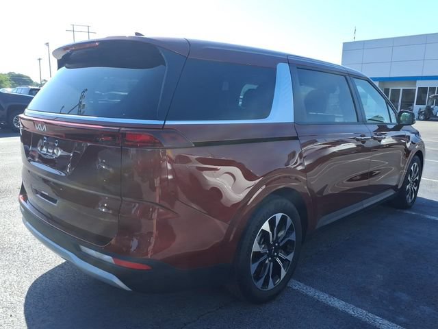 Used 2024 Kia Carnival EX FWD image 3