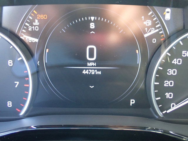 Used 2018 Cadillac XT5 Platinum w/ Driver Assist Package image 24