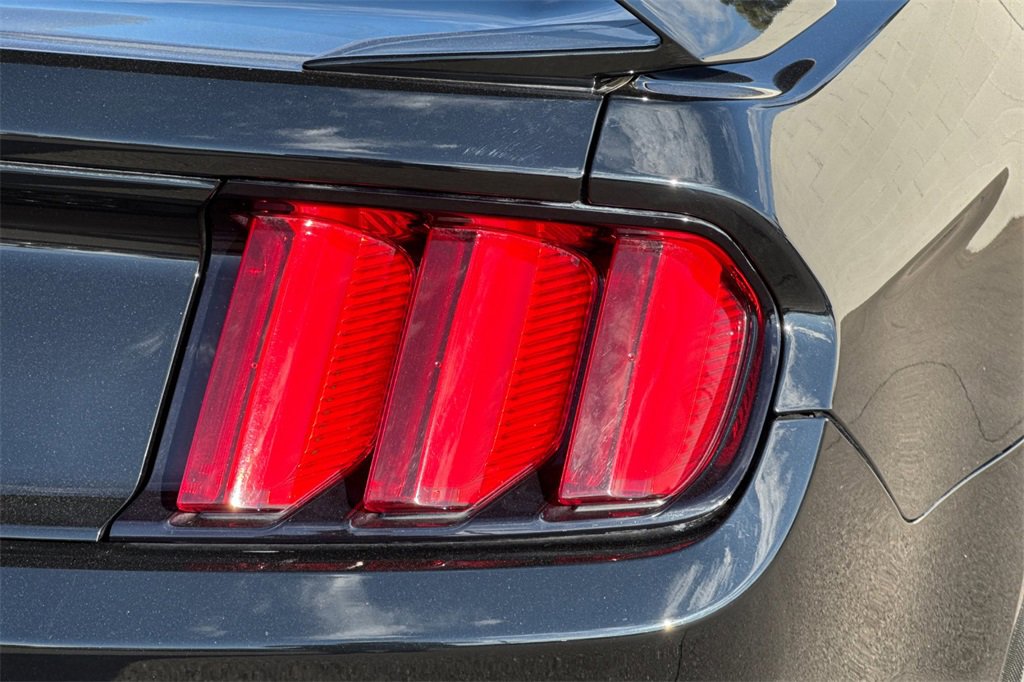 Used 2016 Ford Mustang Shelby GT350R w/ GT350R Equipment Group 920A image 32