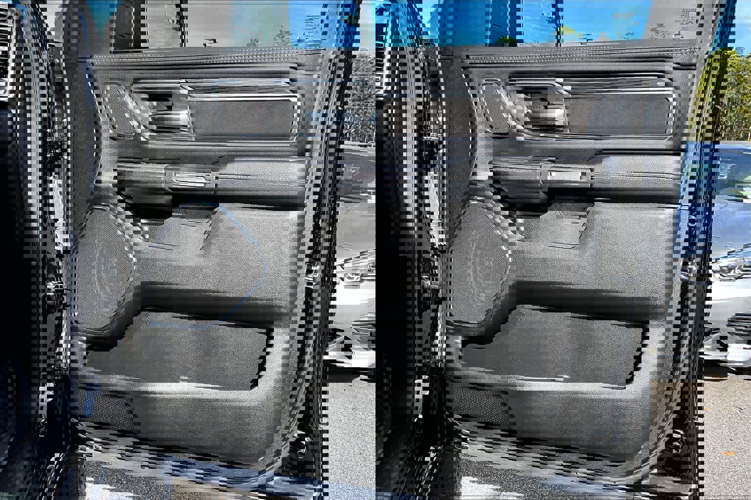 Used 2024 RAM 1500 Laramie image 23