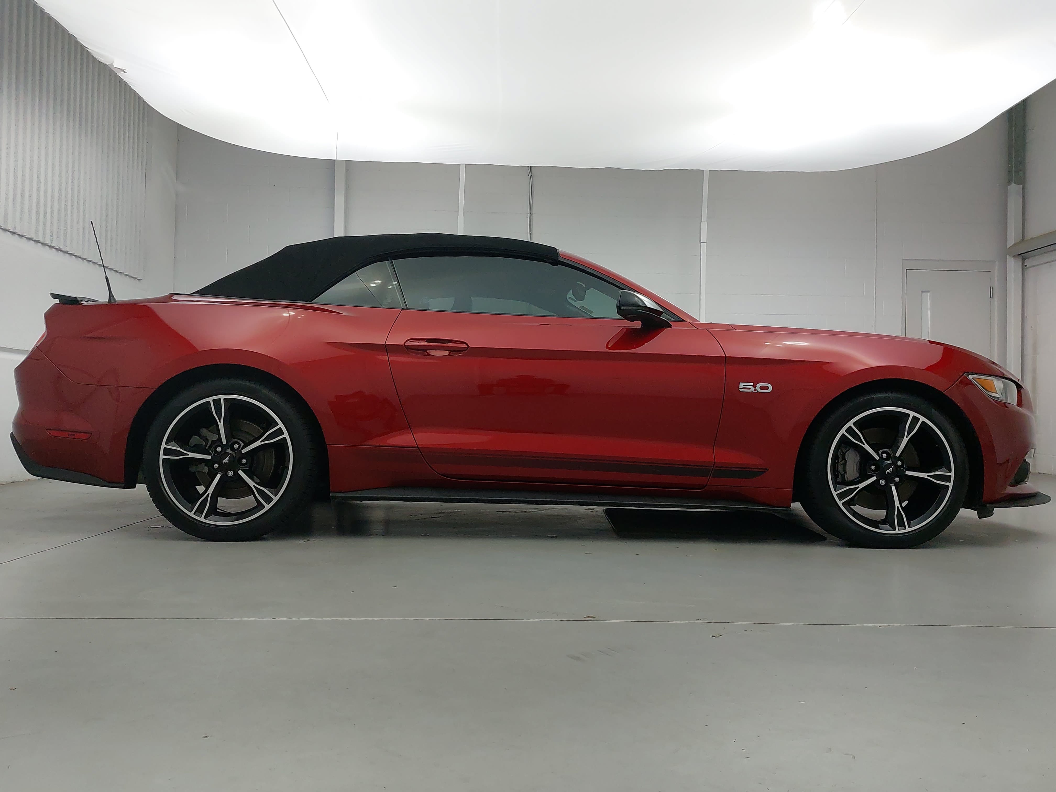 Used 2016 Ford Mustang GT Premium w/ Equipment Group 401A RWD image 8