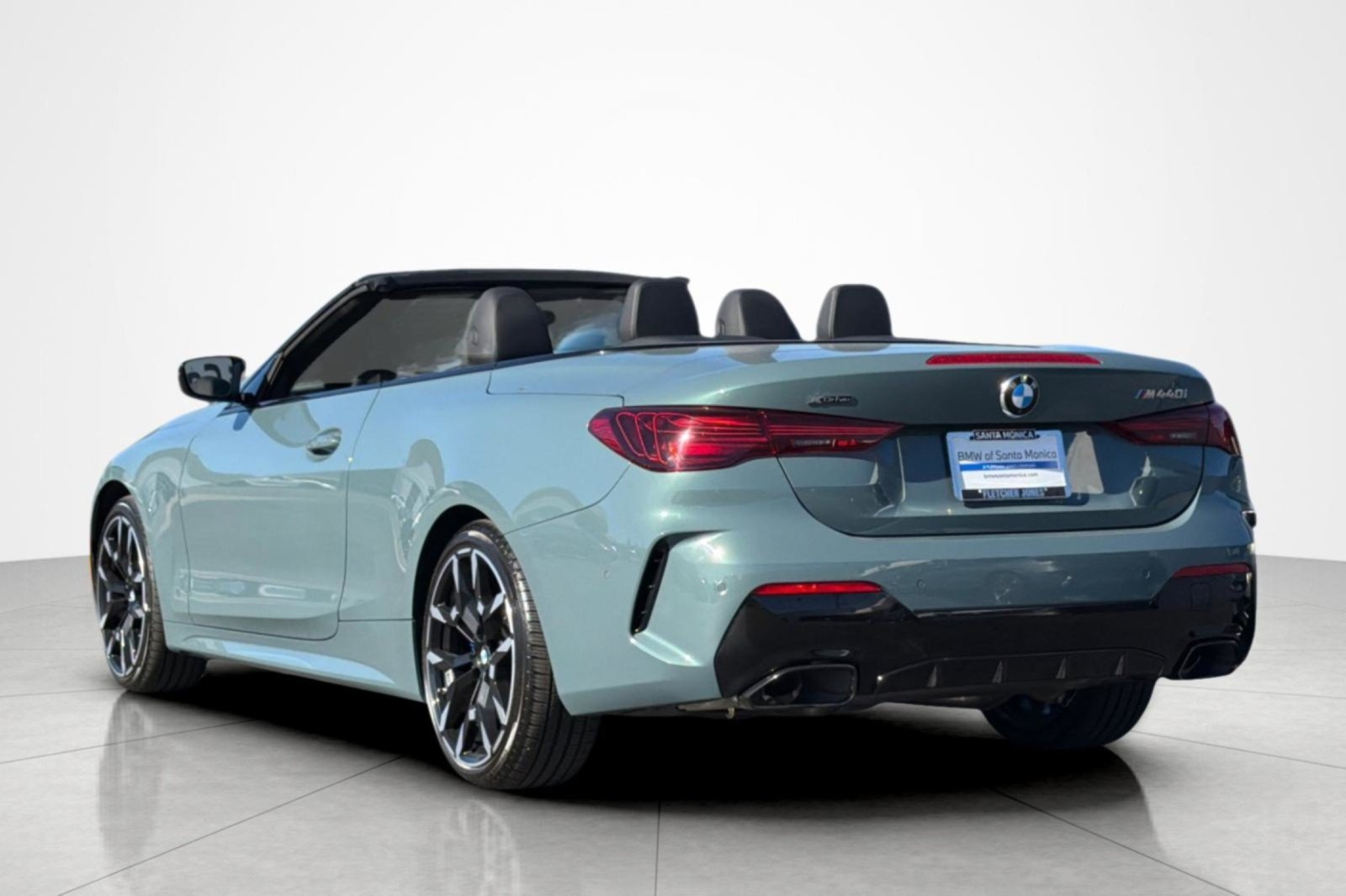 Used 2025 BMW 440i xDrive Convertible w/ Premium Package AWD/4WD image 3
