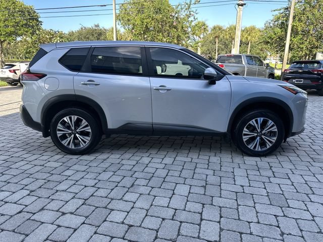 Used 2022 Nissan Rogue SV FWD image 14