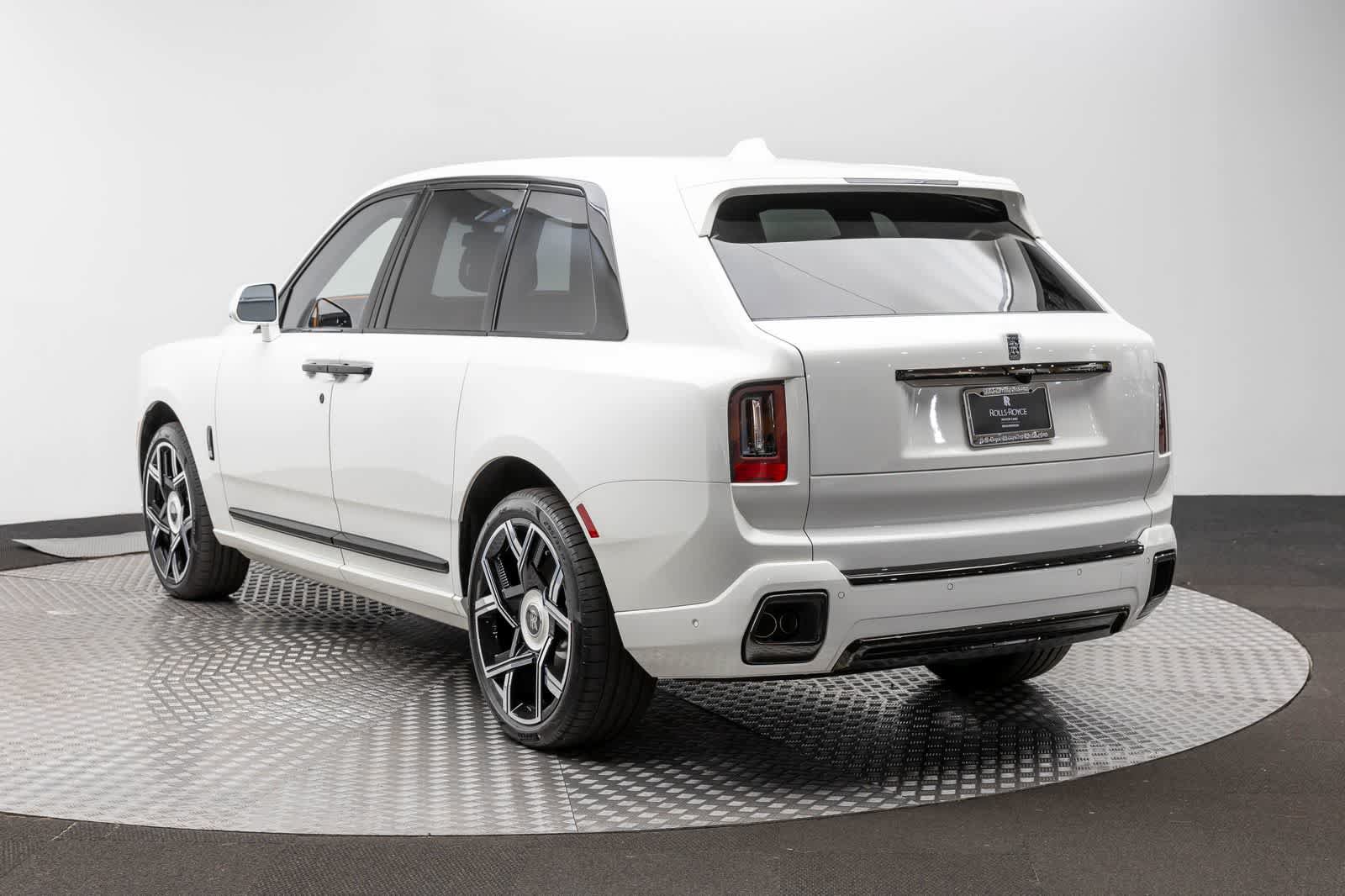 New 2027 Rolls-Royce Cullinan Black Badge AWD/4WD image 4
