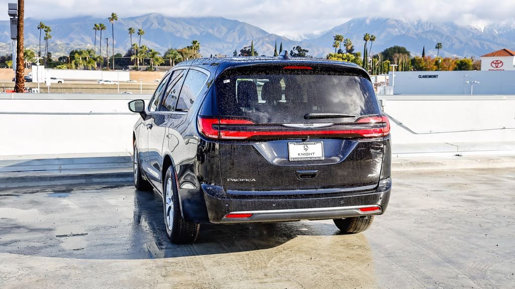 New 2026 Chrysler Pacifica Select image 7