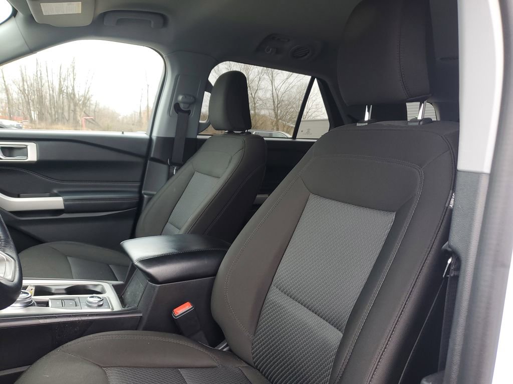 Used 2022 Ford Explorer XLT image 14
