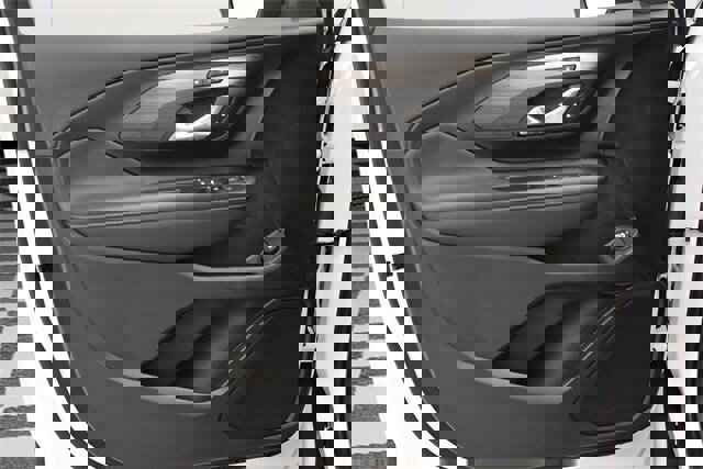 Used 2024 GMC Terrain SLT w/ Elevation Edition image 22