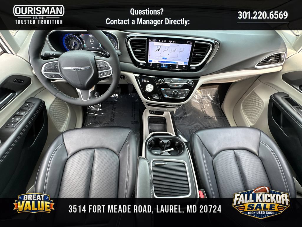 Used 2024 Chrysler Pacifica Touring-L FWD image 17