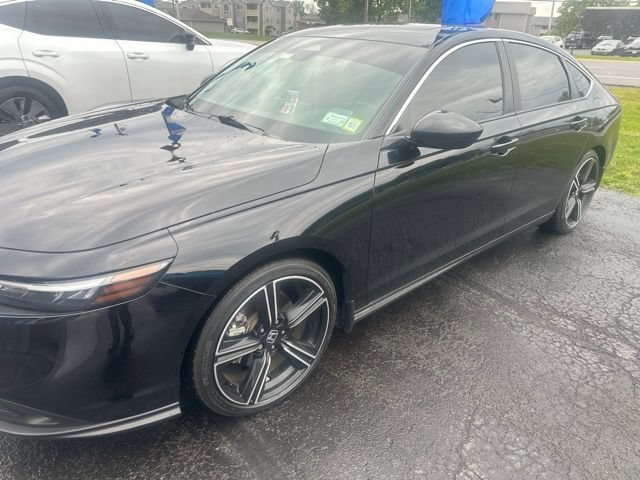 Used 2024 Honda Accord Sport image 3